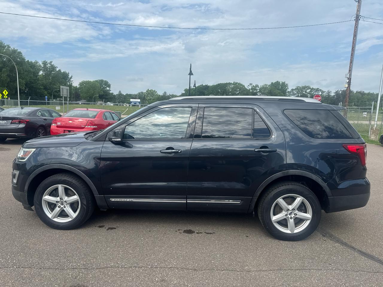 Ford Explorer 4dr XLT 2017