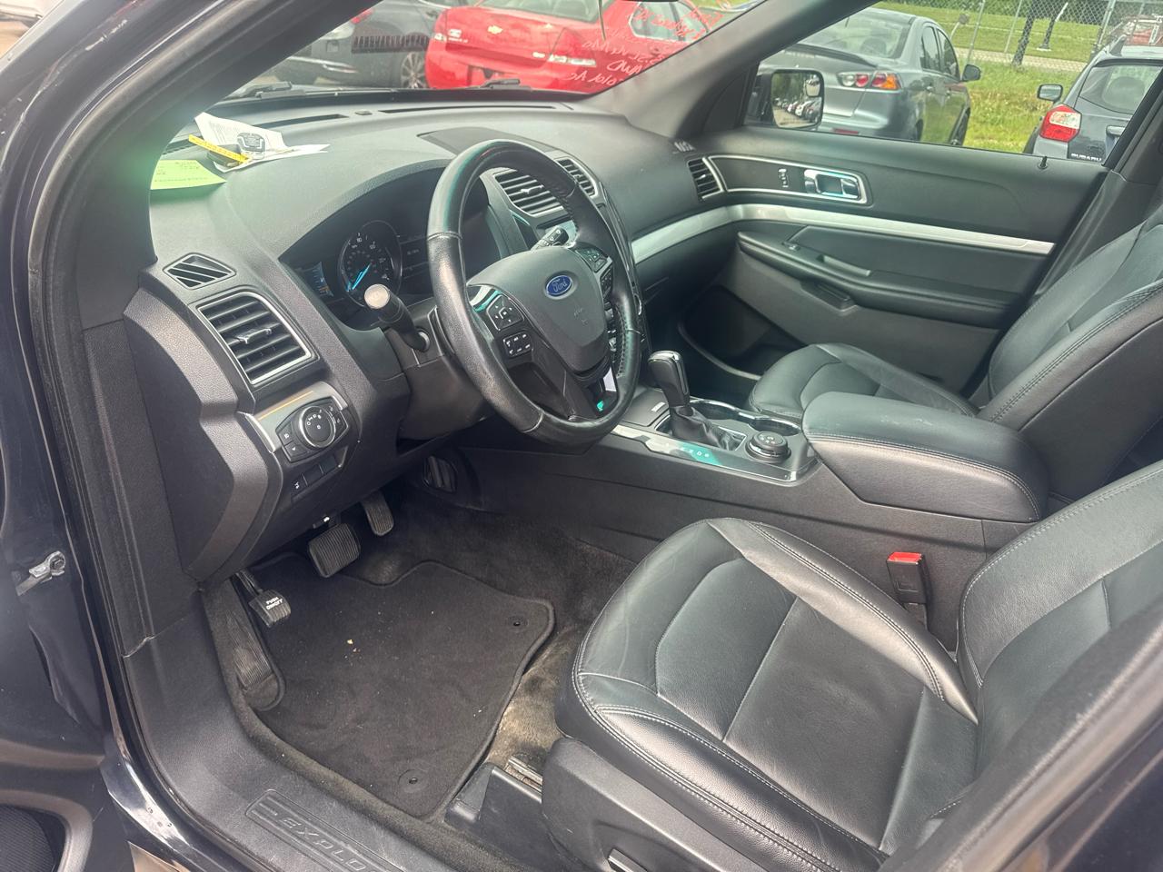 Ford Explorer 4dr XLT 2017