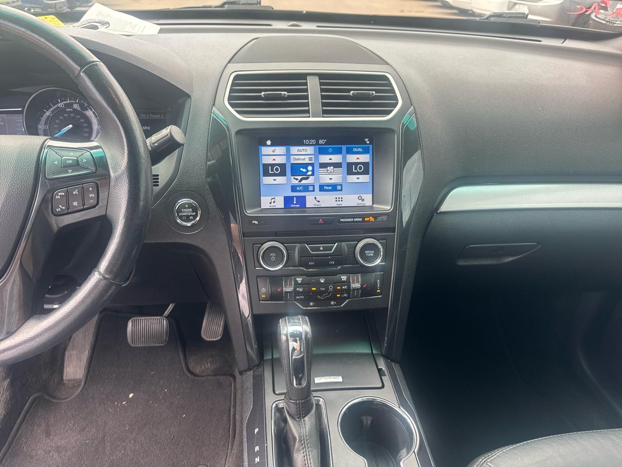 Ford Explorer 4dr XLT 2017