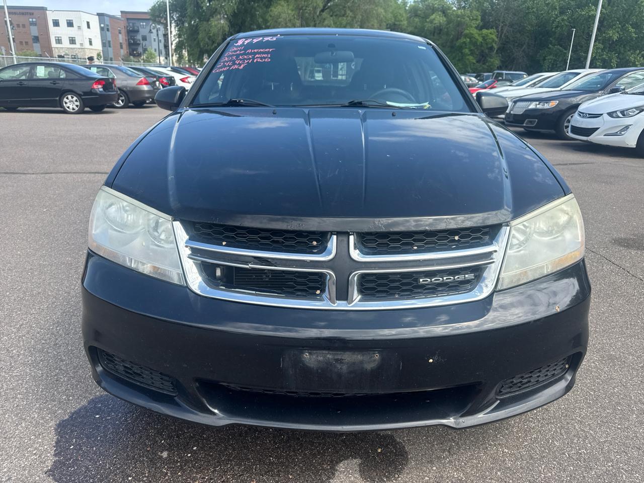 Dodge Avenger 4dr Sdn Mainstreet 2011