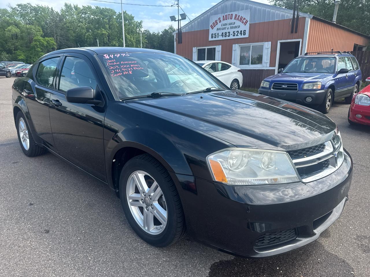 Dodge Avenger 4dr Sdn Mainstreet 2011