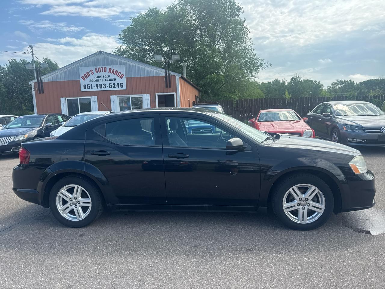Dodge Avenger 4dr Sdn Mainstreet 2011