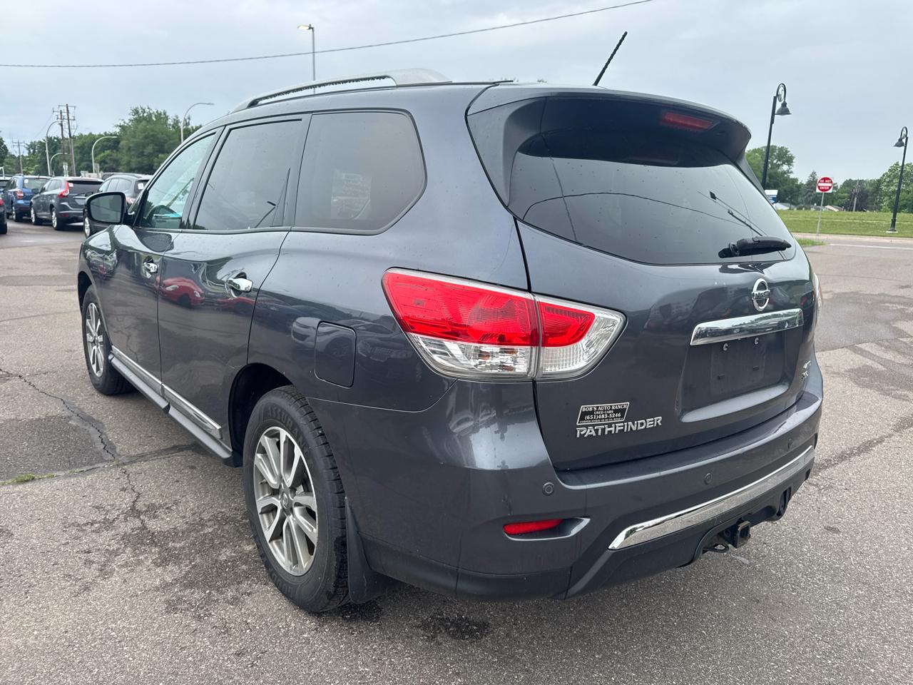 Nissan Pathfinder 4WD 4dr SL 2013