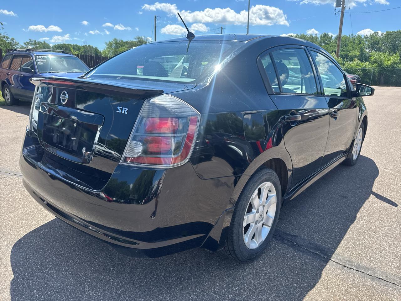Nissan Sentra 4dr Sdn I4 CVT 2.0 SR 2011