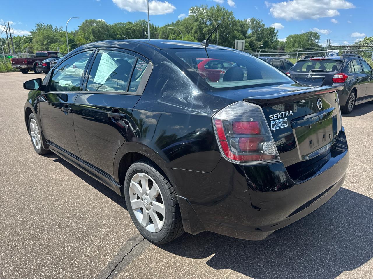 Nissan Sentra 4dr Sdn I4 CVT 2.0 SR 2011