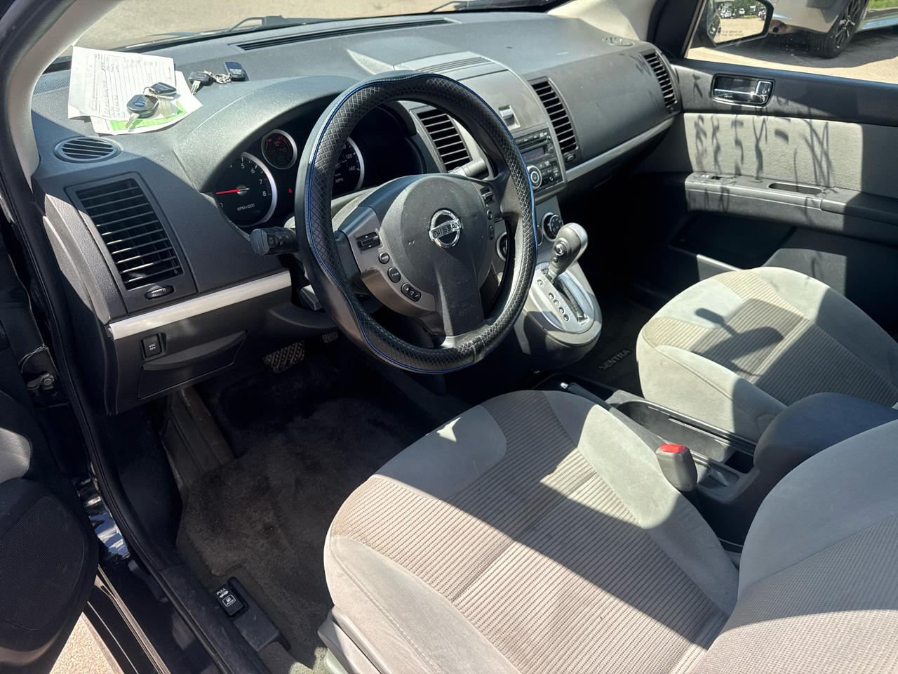 Nissan Sentra 4dr Sdn I4 CVT 2.0 SR 2011