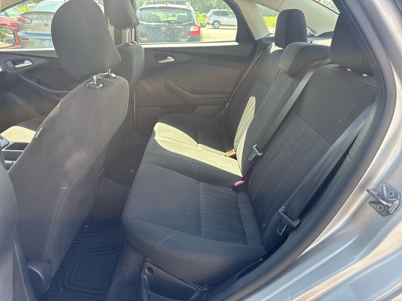 Ford Focus 4dr Sdn SE 2016