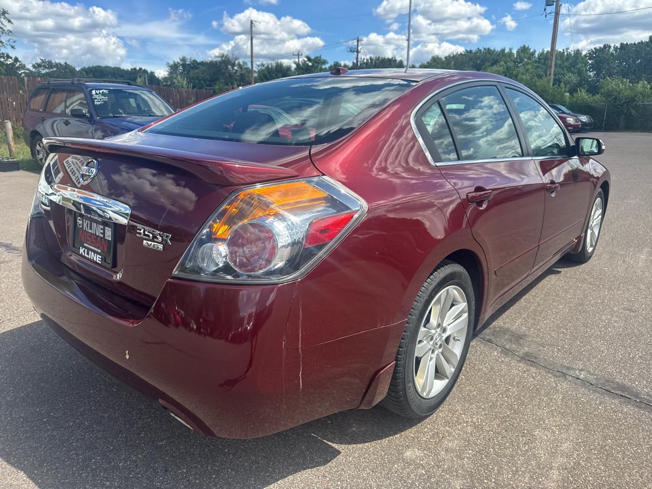 Nissan Altima 4dr Sdn V6 CVT 3.5 SR 2012