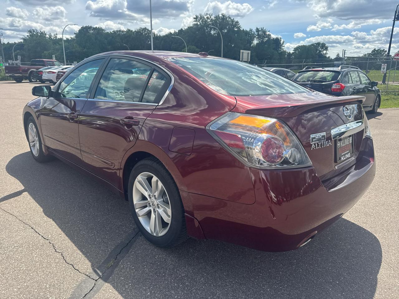 Nissan Altima 4dr Sdn V6 CVT 3.5 SR 2012