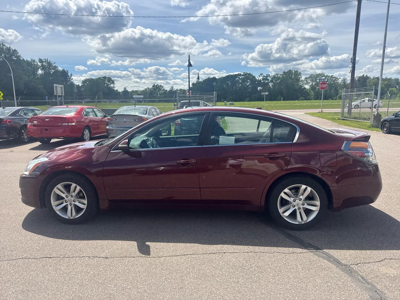 Nissan Altima 4dr Sdn V6 CVT 3.5 SR 2012