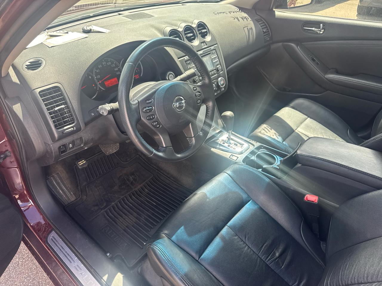 Nissan Altima 4dr Sdn V6 CVT 3.5 SR 2012
