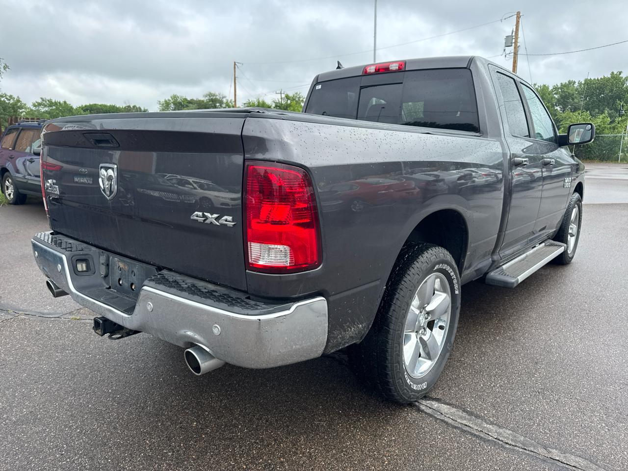 RAM 1500 4WD Quad Cab 140.5" Big Horn 2015