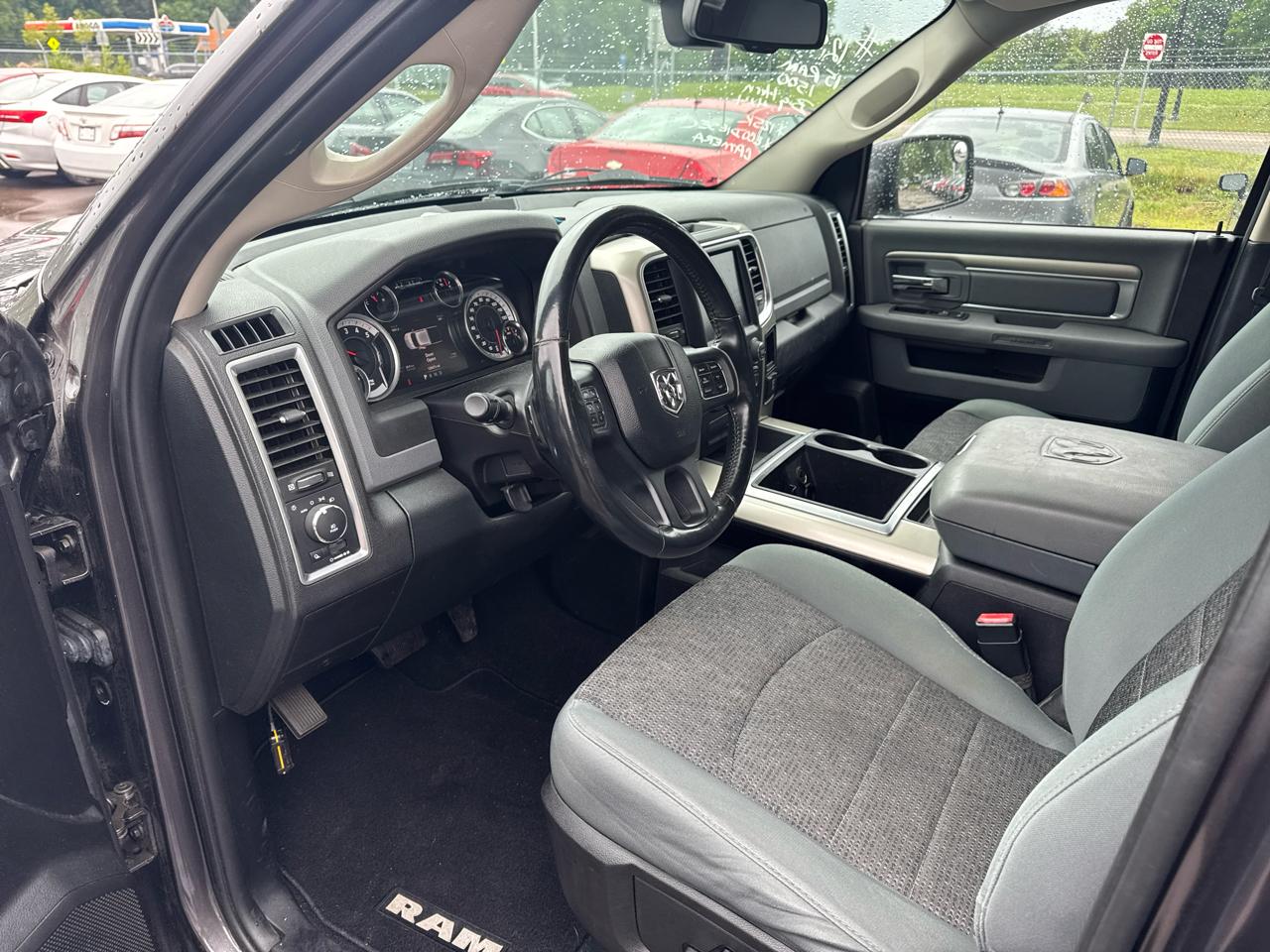 RAM 1500 4WD Quad Cab 140.5" Big Horn 2015
