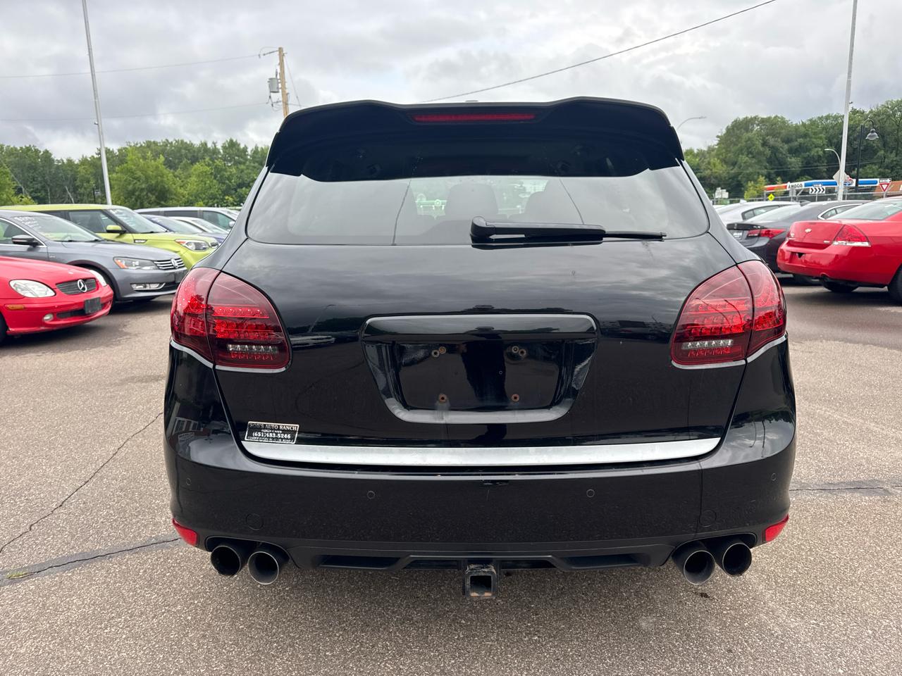 Porsche Cayenne AWD 4dr Turbo 2011