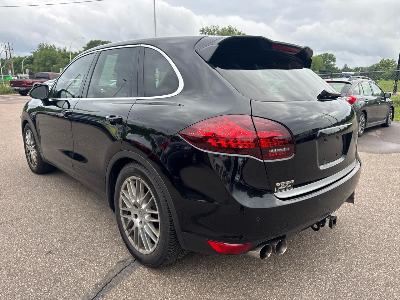 Porsche Cayenne AWD 4dr Turbo 2011