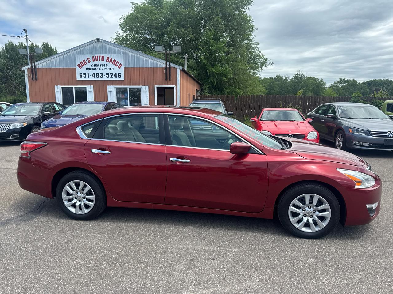 Nissan Altima 4dr Sdn I4 2.5 S 2014