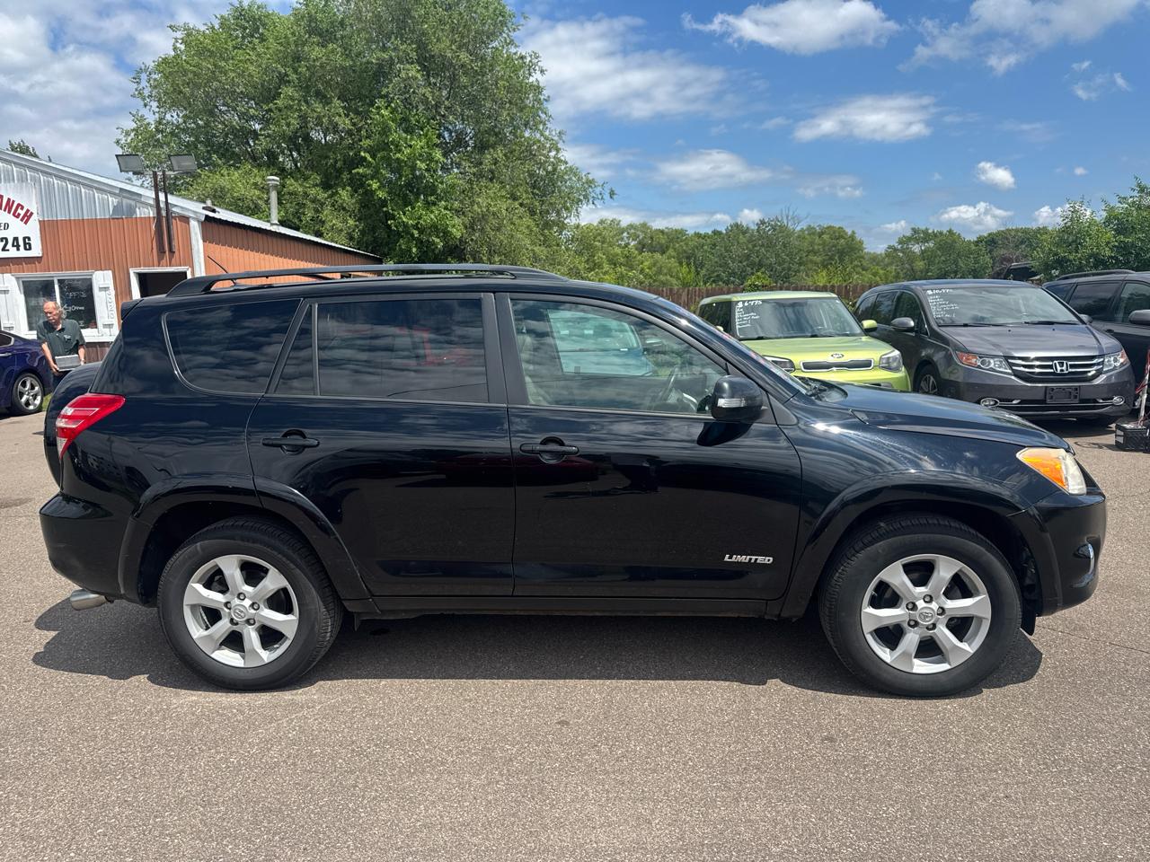Toyota RAV4 4WD 4dr 4-cyl 4-Spd AT Ltd (Natl) 2011