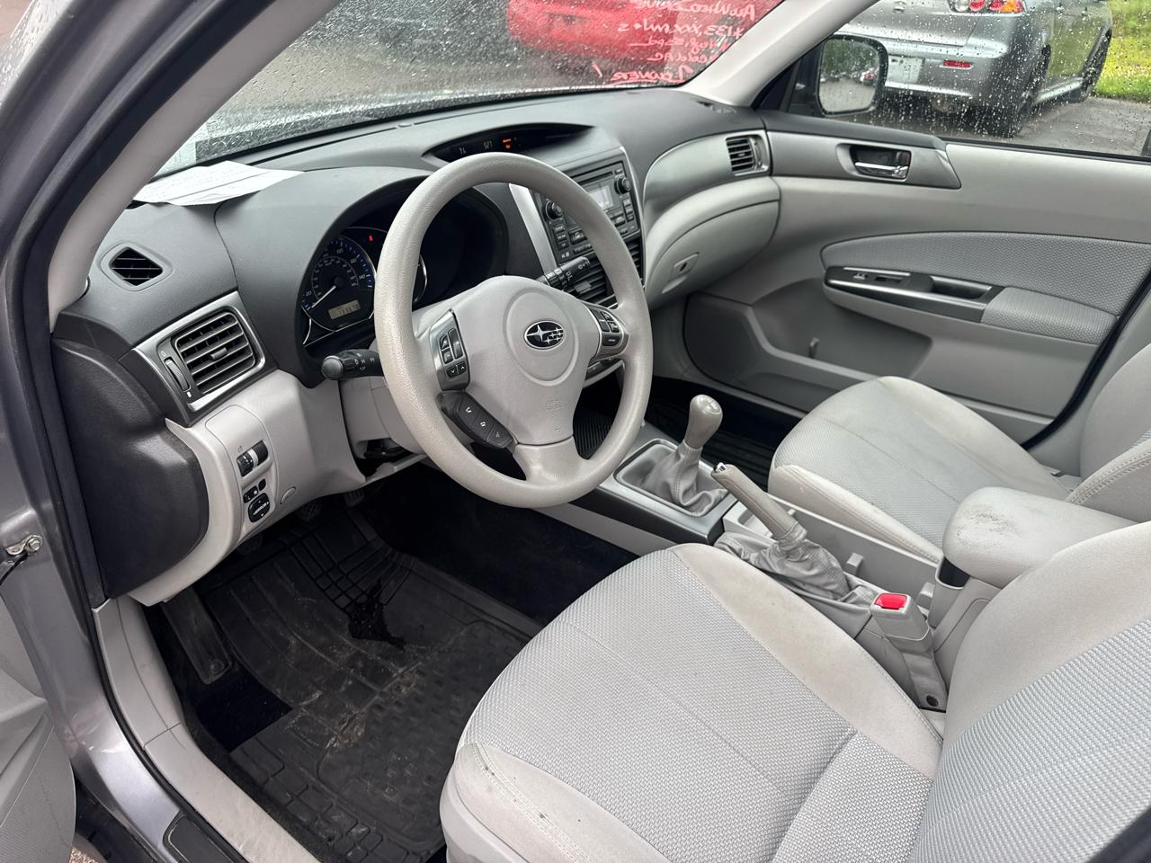 Subaru Forester 4dr Man 2.5X Premium w/All-Weather Pkg 2011