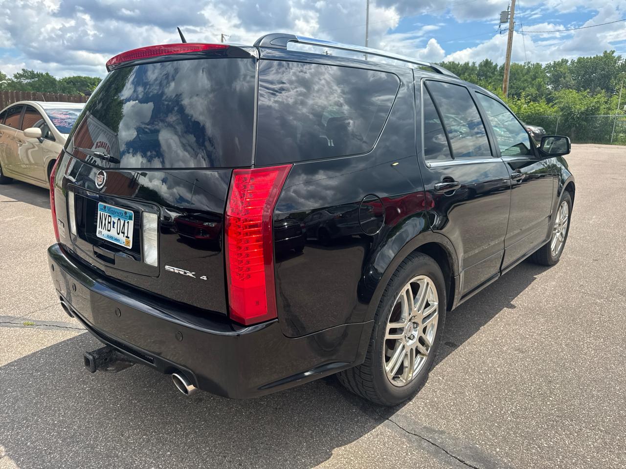 Cadillac SRX AWD 4dr V8 2009