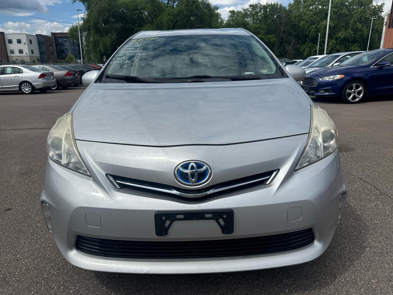 Toyota Prius V 5dr Wgn Three (Natl) 2013