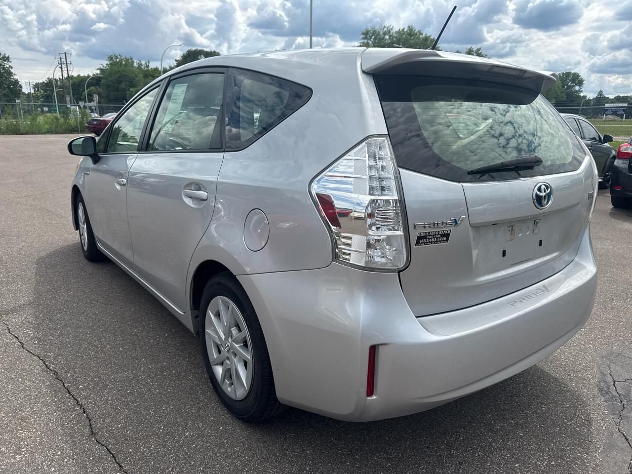 Toyota Prius V 5dr Wgn Three (Natl) 2013