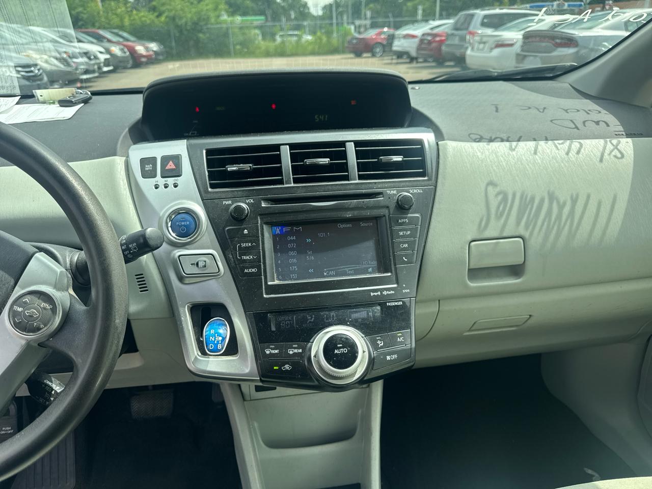 Toyota Prius V 5dr Wgn Three (Natl) 2013