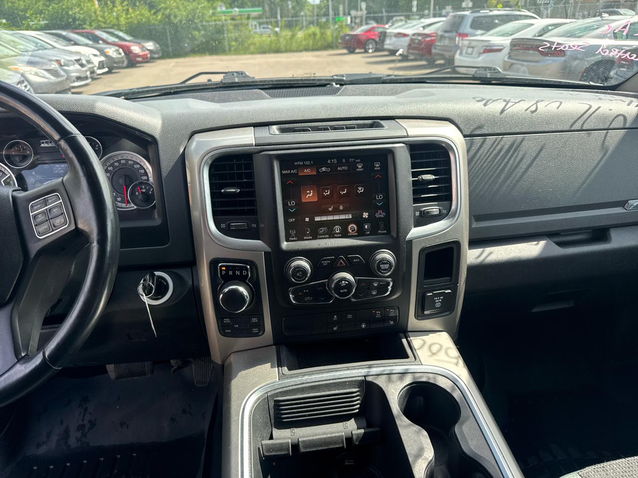 RAM 1500 4WD Crew Cab 140.5" Big Horn 2016