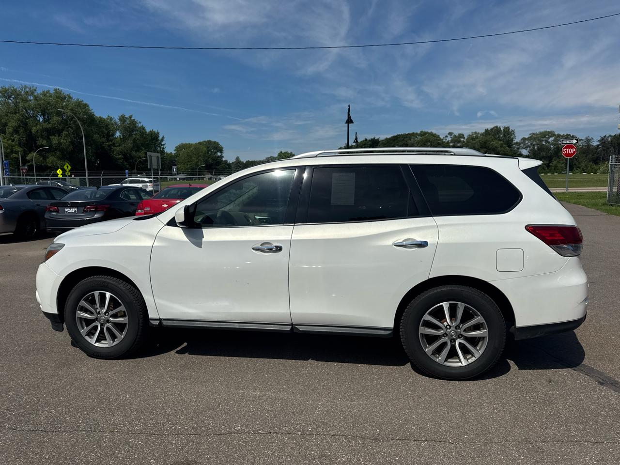 Nissan Pathfinder 4WD 4dr SV 2014