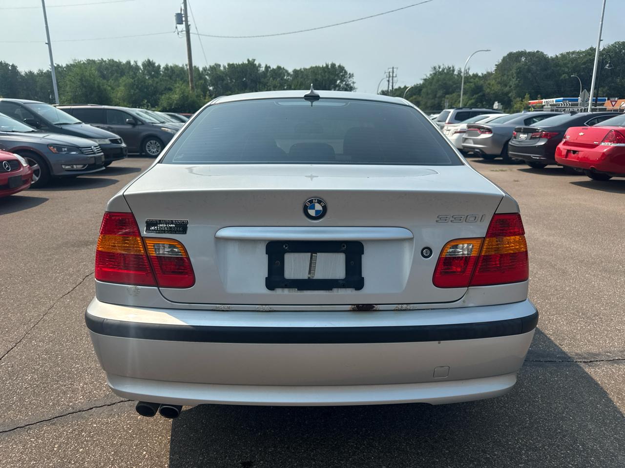 BMW 3 Series 330i 4dr Sdn RWD 2005
