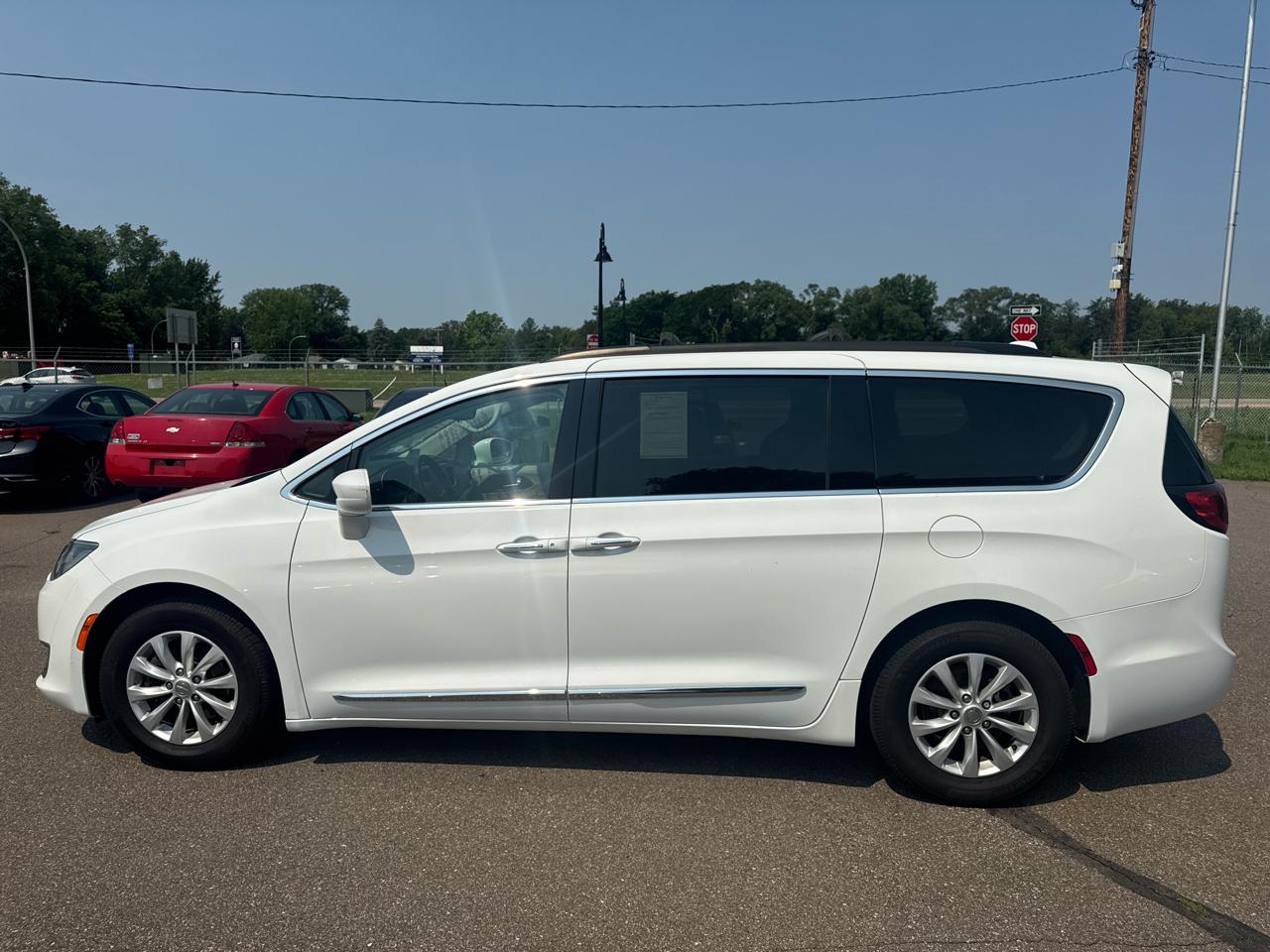 Chrysler Pacifica Touring-L FWD 2017