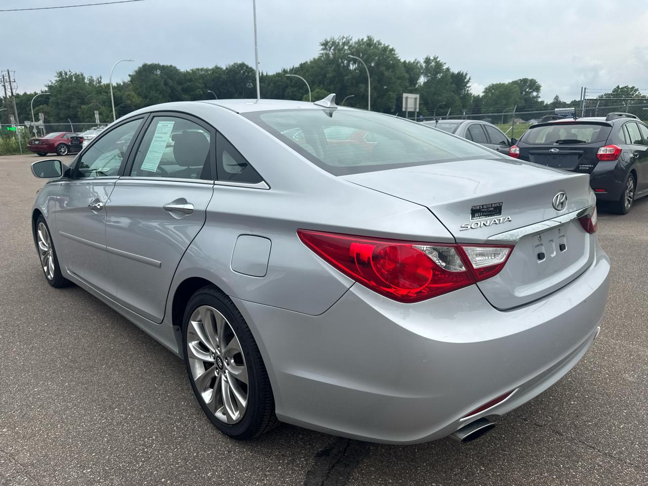 Hyundai Sonata 4dr Sdn 2.4L Auto SE 2011