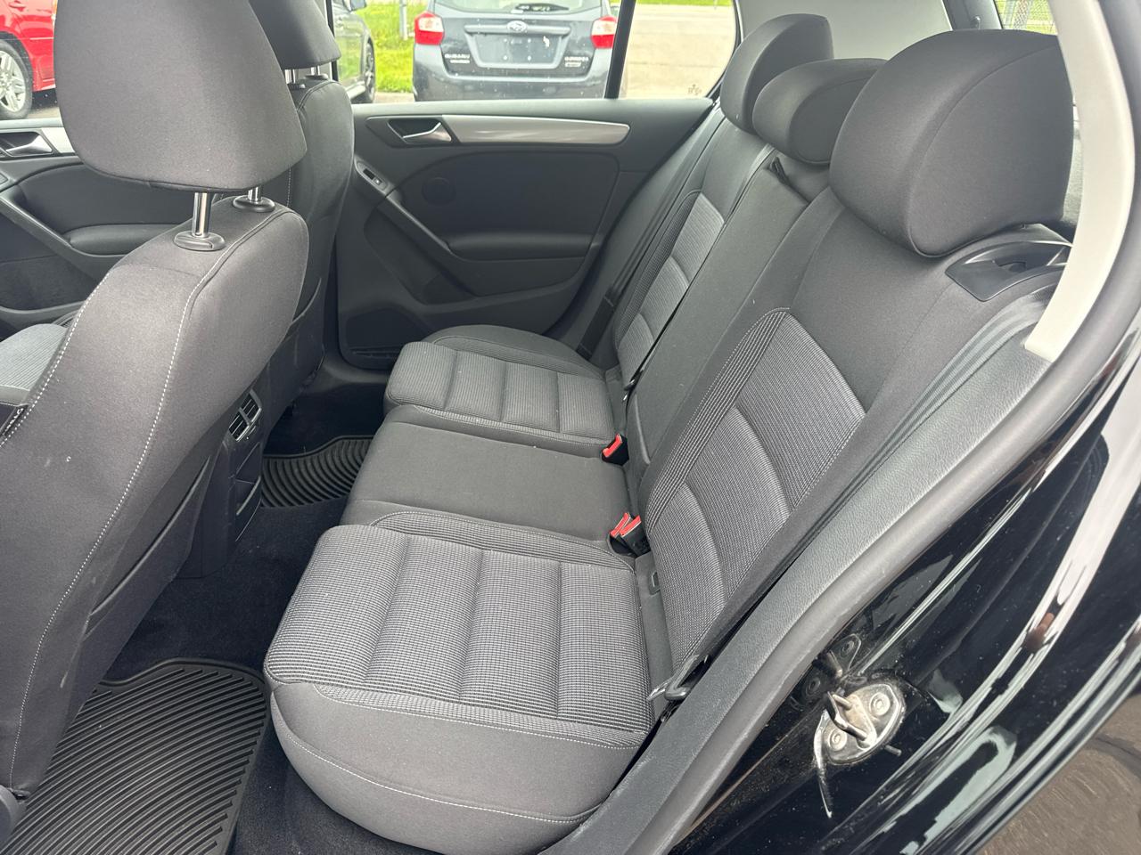 Volkswagen Golf 4dr HB Auto 2012