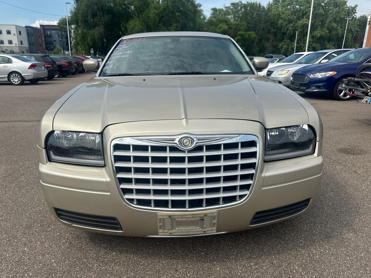 Chrysler 300 4dr Sdn 300 2006