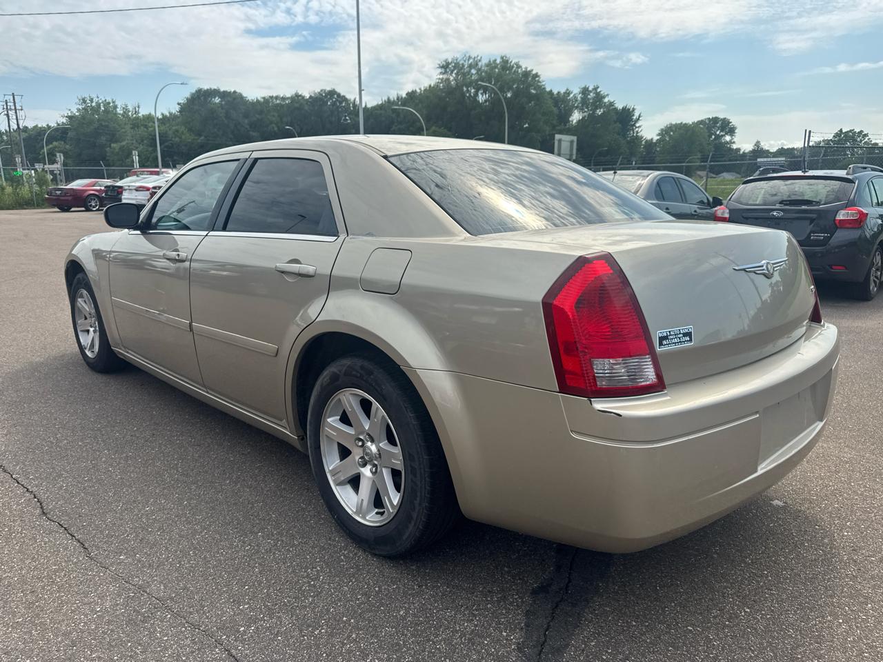 Chrysler 300 4dr Sdn 300 2006