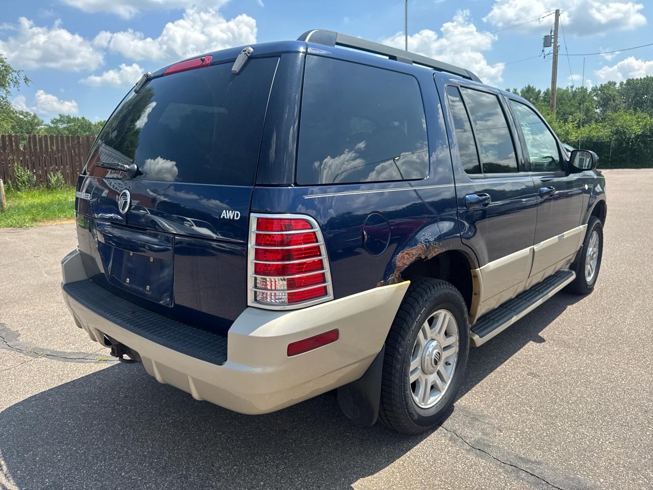 Mercury Mountaineer 4dr 114" WB Convenience AWD 2005