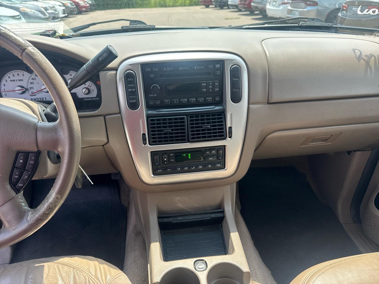 Mercury Mountaineer 4dr 114" WB Convenience AWD 2005
