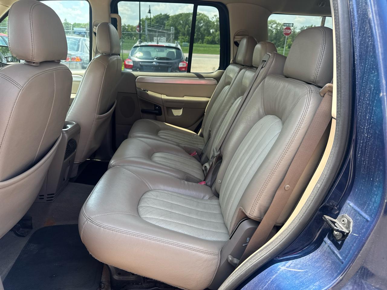 Mercury Mountaineer 4dr 114" WB Convenience AWD 2005