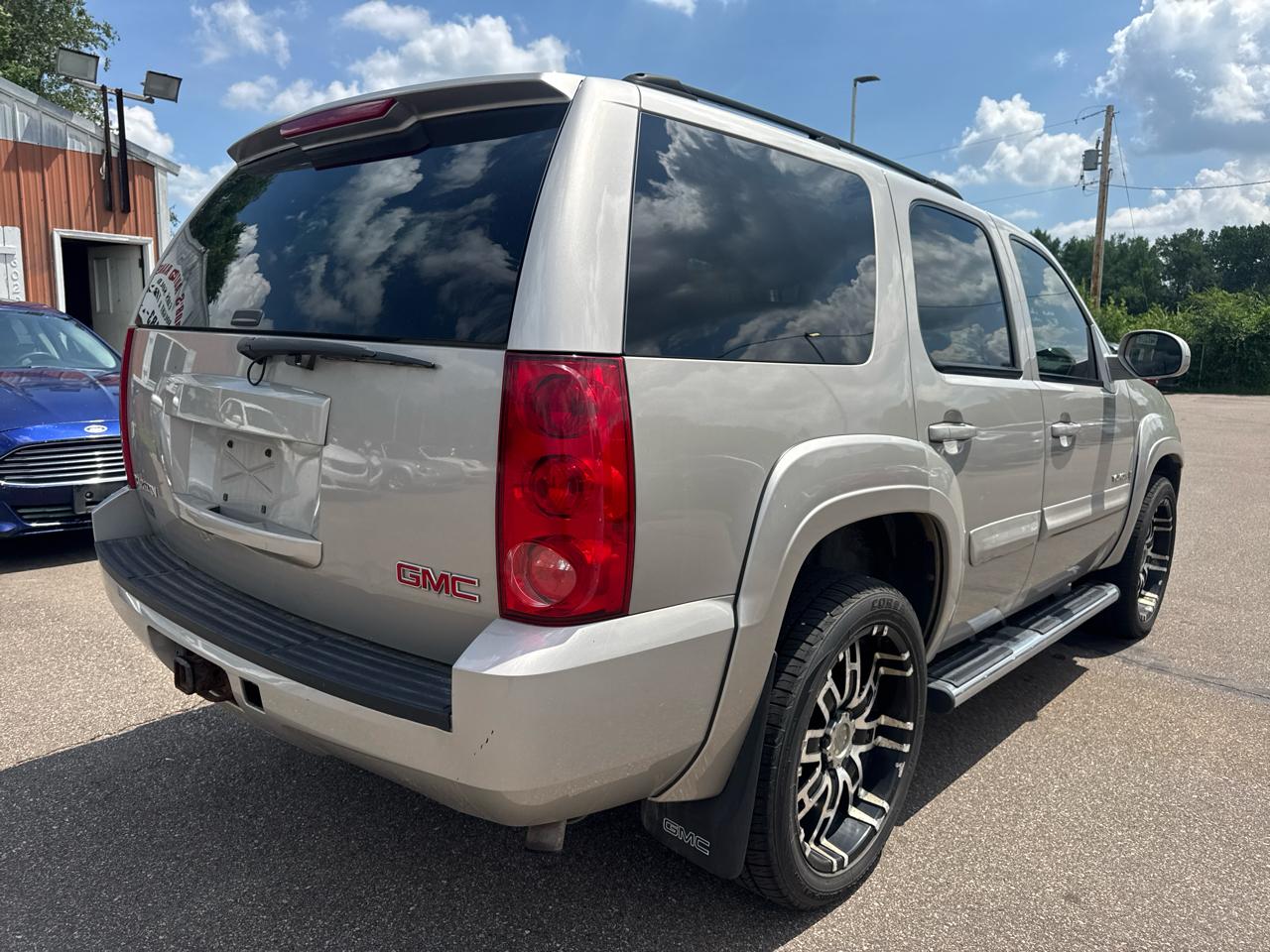 GMC Yukon 4WD 4dr 1500 SLE 2007