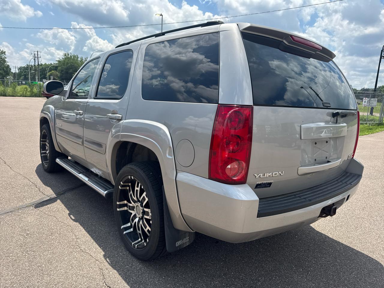 GMC Yukon 4WD 4dr 1500 SLE 2007