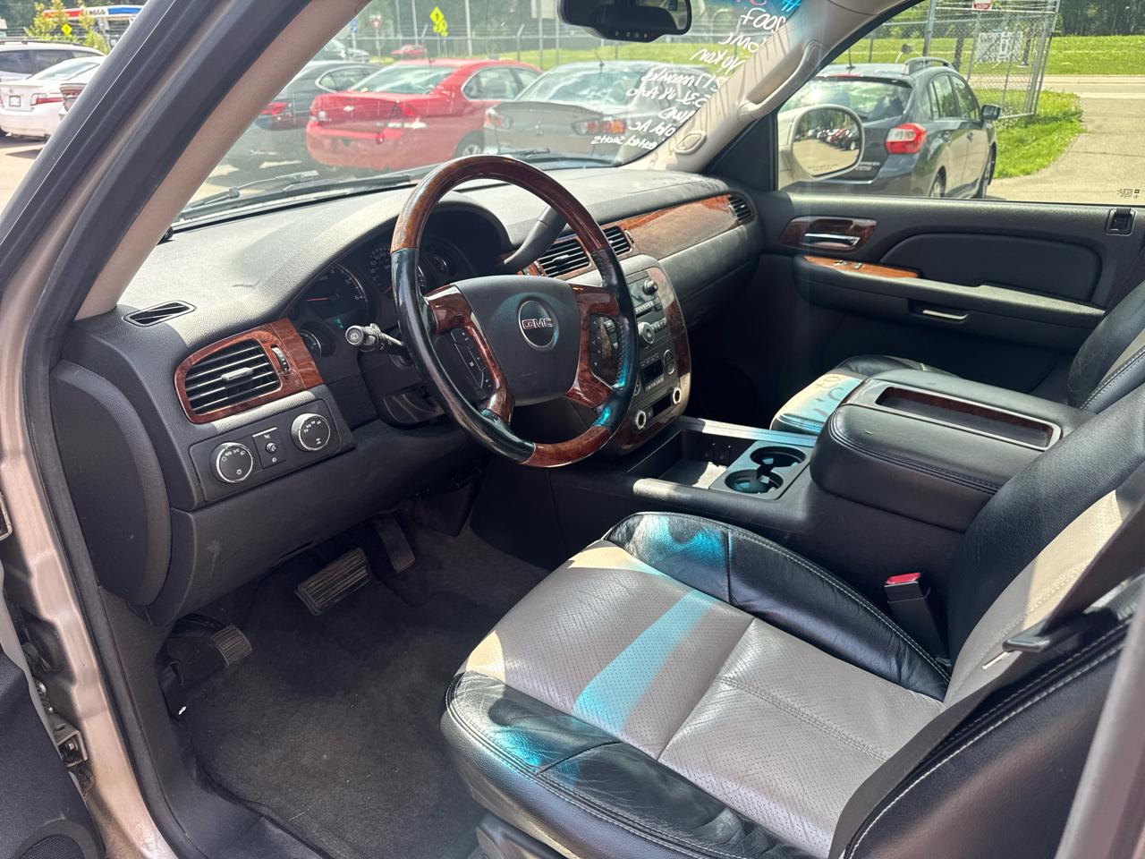 GMC Yukon 4WD 4dr 1500 SLE 2007