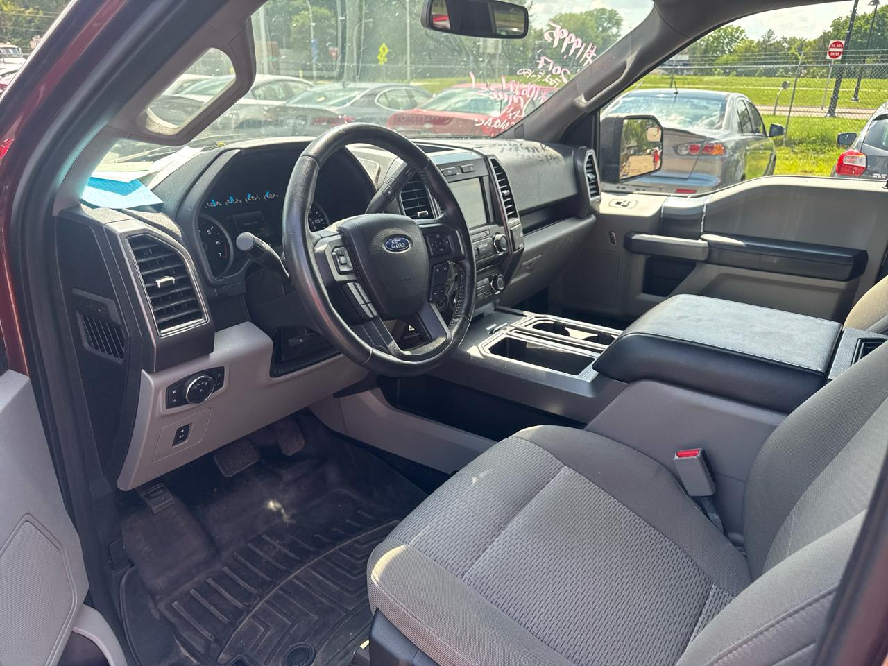 Ford F-150 4WD SuperCrew 145" XLT 2017