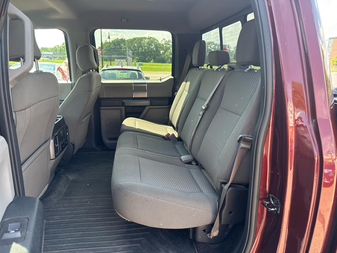 Ford F-150 4WD SuperCrew 145" XLT 2017