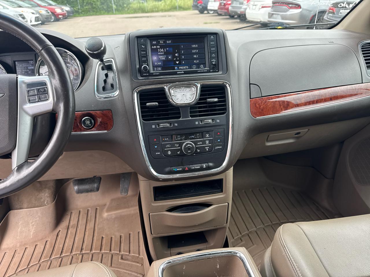 Chrysler Town & Country 4dr Wgn Touring 2014