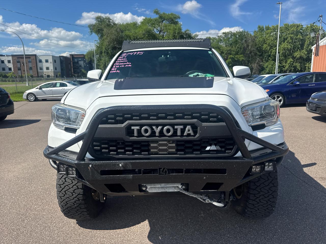 Toyota Tacoma 4WD Double Cab V6 AT TRD Off Road (Natl) 2017