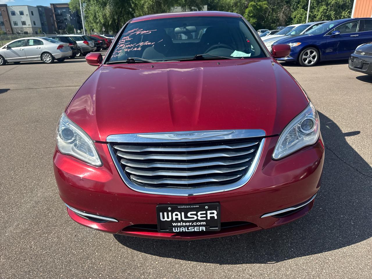 Chrysler 200 4dr Sdn LX 2013
