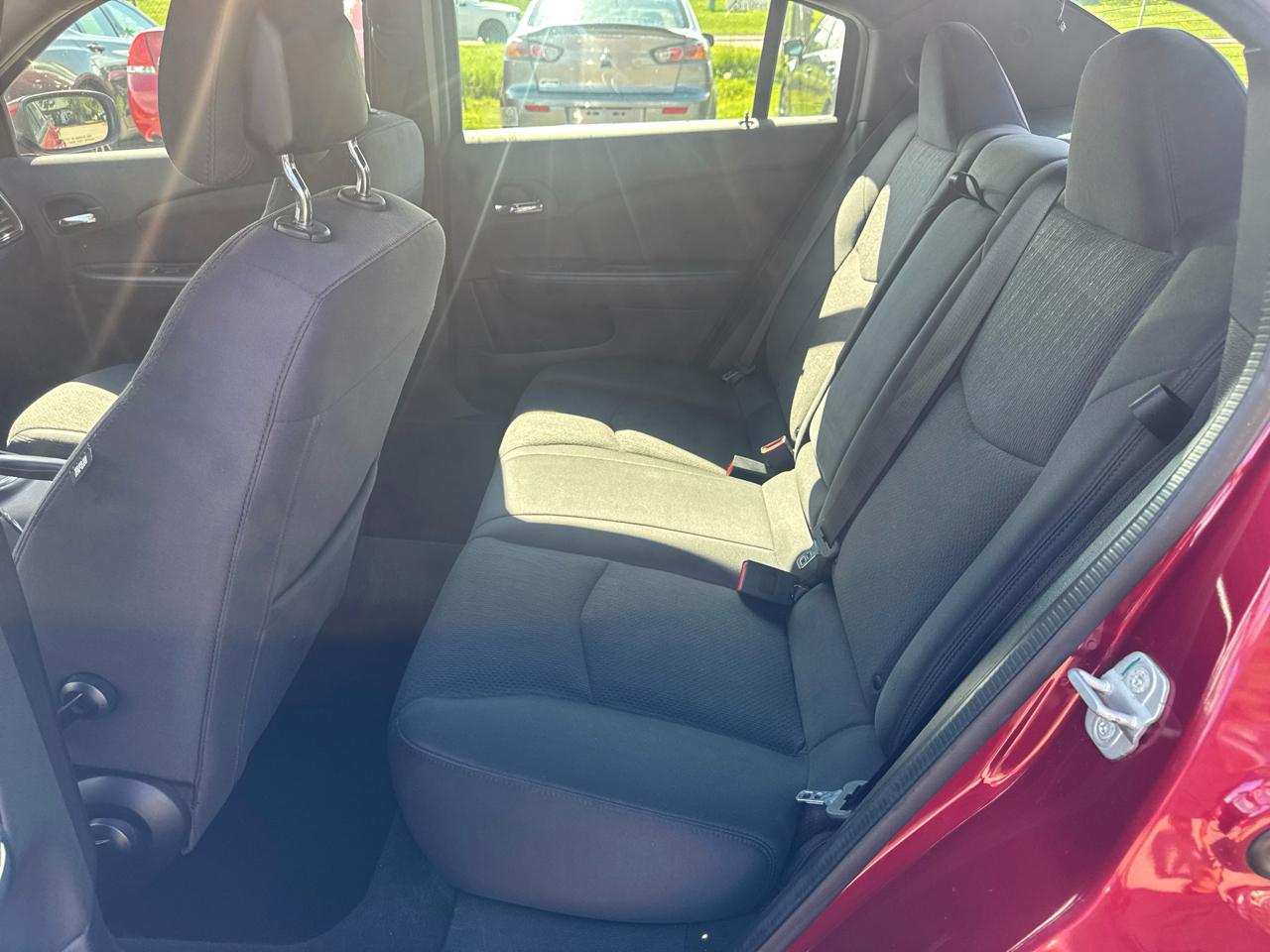 Chrysler 200 4dr Sdn LX 2013