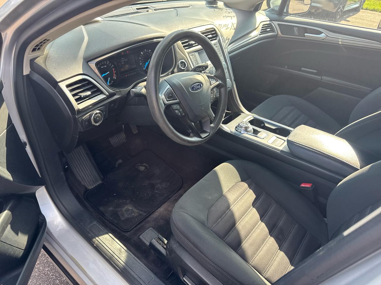 Ford Fusion SE FWD 2017