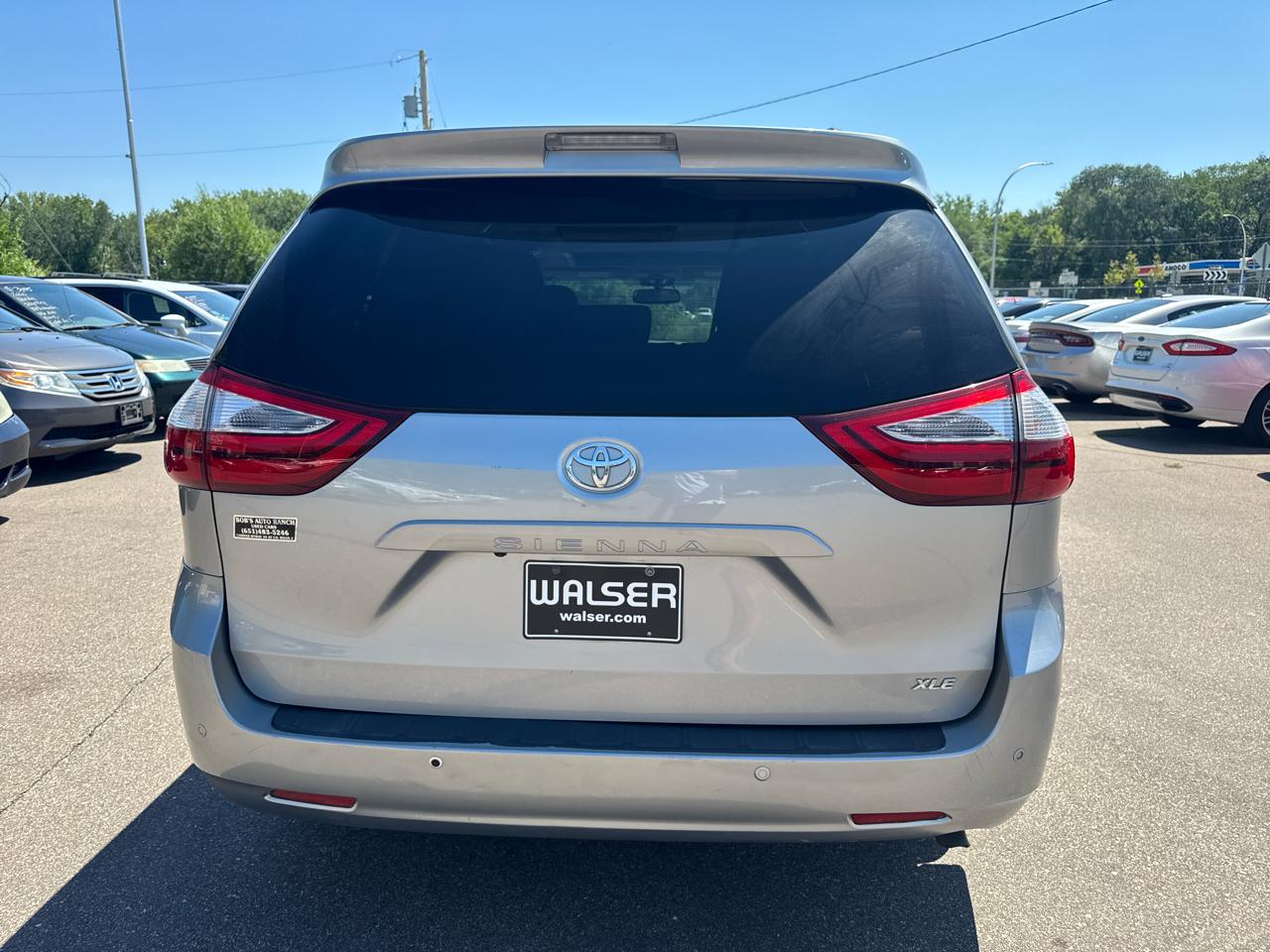 Toyota Sienna XLE Auto Access Seat FWD 7-Passenger (Natl) 2017