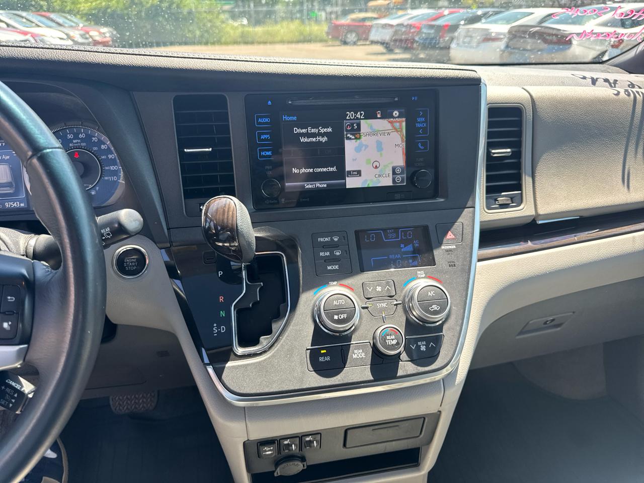 Toyota Sienna XLE Auto Access Seat FWD 7-Passenger (Natl) 2017