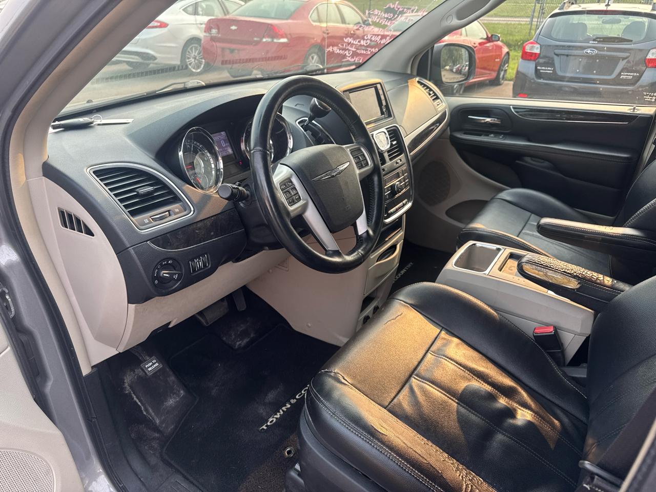 Chrysler Town & Country 4dr Wgn Touring 2014